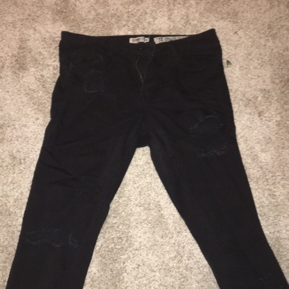 Cute black ripped jeans